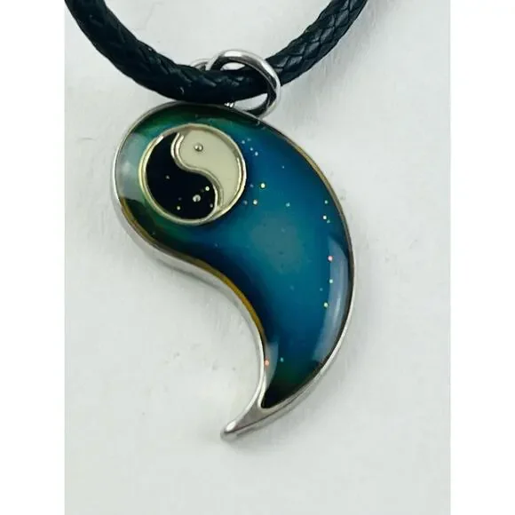 Claire’s Green Blue Purple Pendant Mood Yin Yang Moon Choker Necklace Costume Ch - Picture 3 of 16